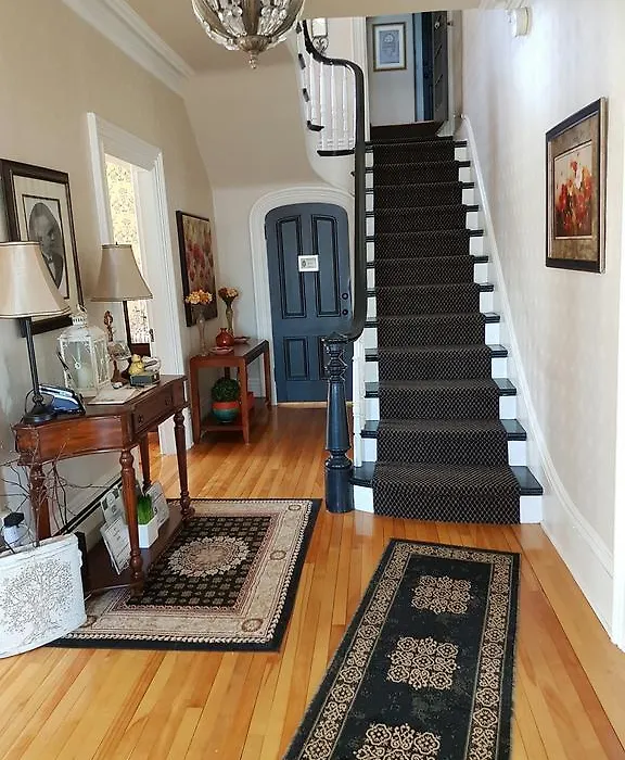 Quartermain House Bed & Breakfast-1