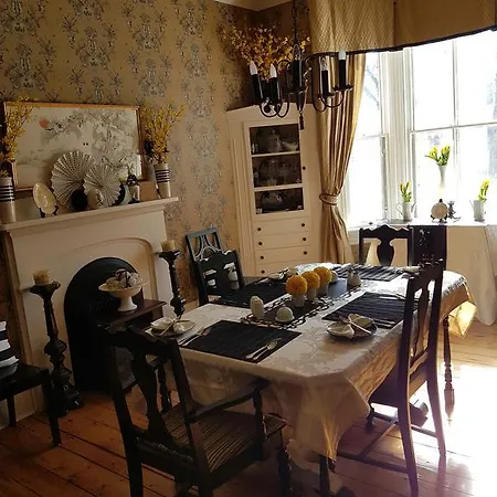 Quartermain House Bed & Breakfast-3